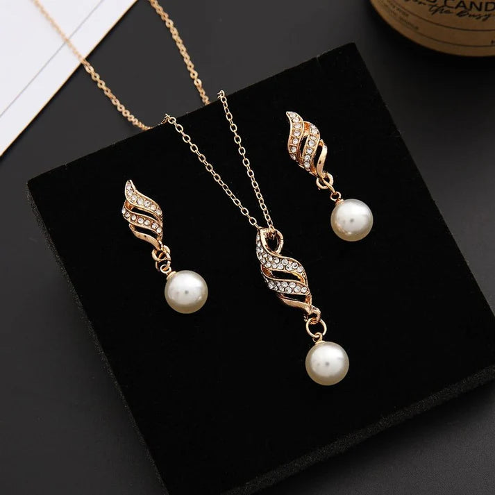 Classy Gold Pearl & Diamond - Jewelry Set