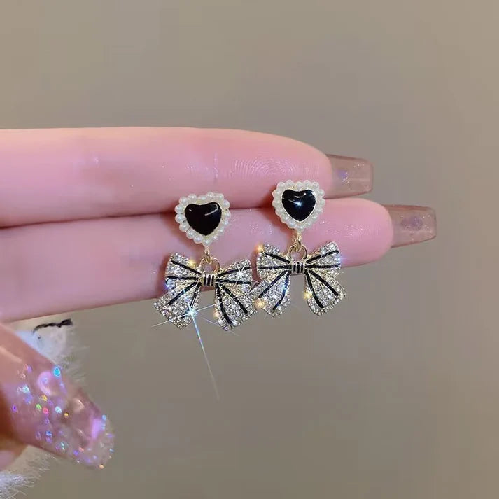Black Heart Bow - Earring