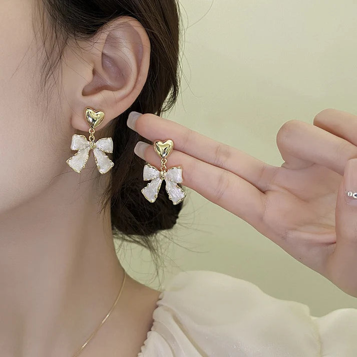 Fancy Gold Glam Bow - Earring