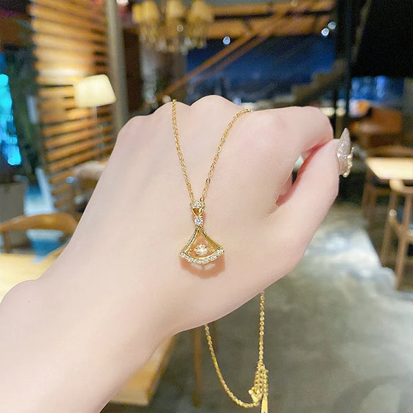 Gold Elegant Fan - Necklace