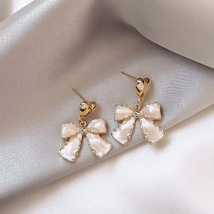 Fancy Gold Glam Bow - Earring