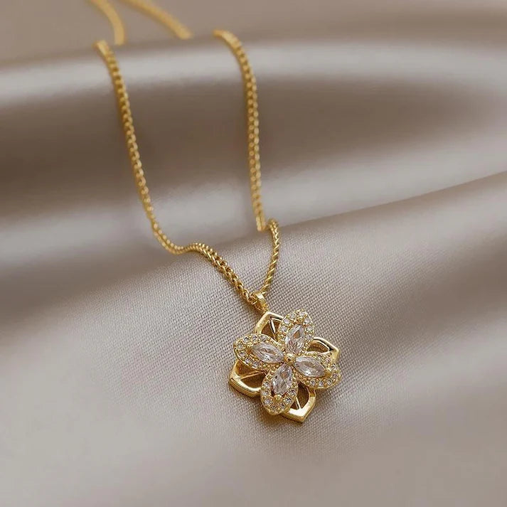 Four Leaf Flower Diamonds - Necklace